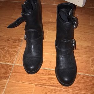 Low black leather boots silver zipper
